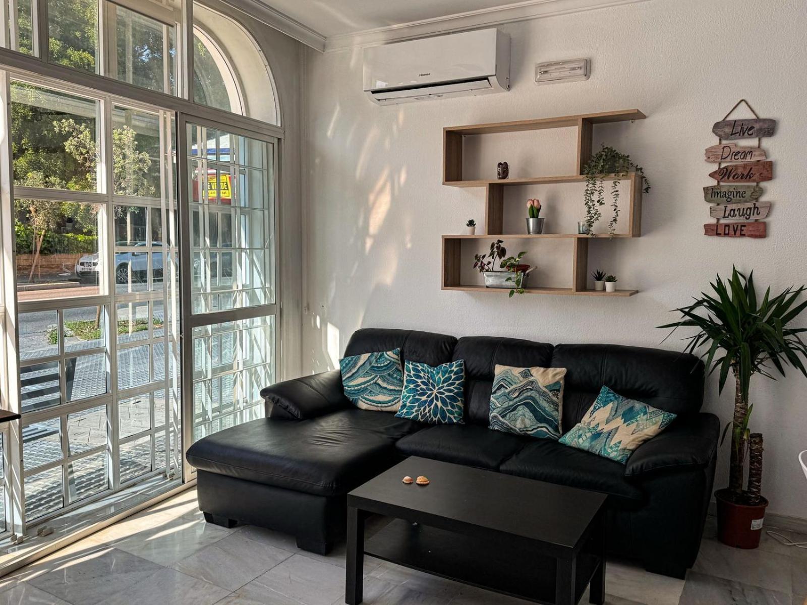 Hostel Sorolla Playa Малага Экстерьер фото
